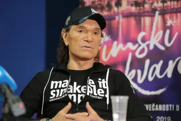 Jasmin Stavros suprugu Žarku upoznao je u mladosti, a uz sinove se brinuo i o djevojčici Lidiji