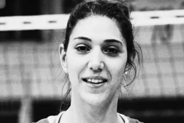 Sportski svijet u šoku: Slavna igračica (34) srušila se na aerodromu i preminula