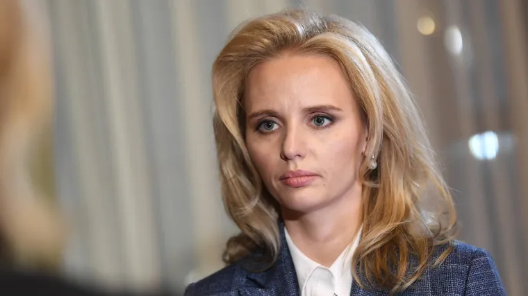 Protjerana sa zapada pa pobjegla ocu: Žena s plavim uvojcima Putinova je najstarija kći