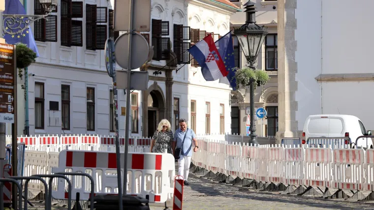 Zagrepčani se ponovo mogu slobodno &scaron;etati svojim gradom, prizori s Markovog trga odu&scaron;evili sve