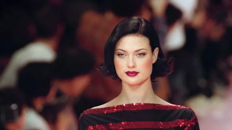 Bila je jedan od najvećih supermodela 90-ih, bolovala od neobične bolesti pa se 2018. vratila pistama