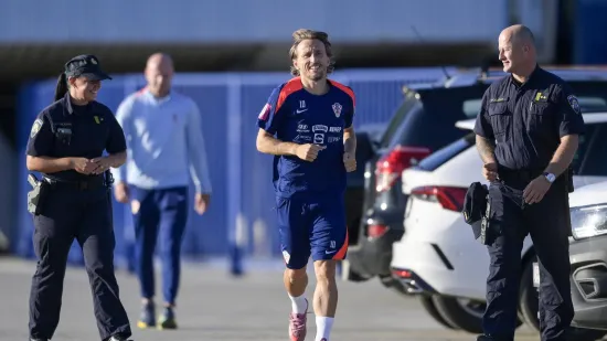 Vatreni se spremaju: Luka nasmijava policajce i žuri na trening na teren posebna imena