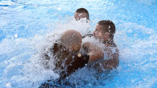 Vaso i Croata se potukli u bazenu: Pogledajte sukob koji je zapalio regionalnu MMA scenu