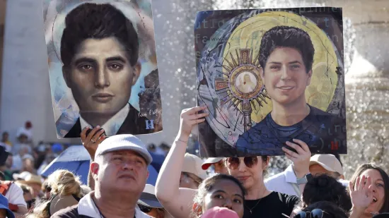 Milenijska generacija dobila prvog sveca: Pogledajte kako je izgledala kanonizacija Carla Acutisa, ali i svetog Piera