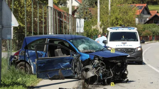 Kr&scaron; i lom kod Zaboka. Autom udario u ogradu kuće, prizori su užasni: 'Kao da je proletio uragan'
