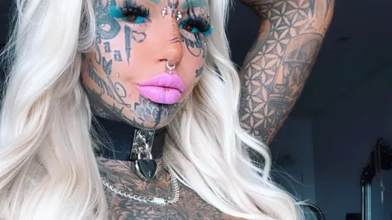 Tetovirala čak i bjeloočnice pa ostala bez vida: Ovako je Amber izgledala prije bizarnih zahvata