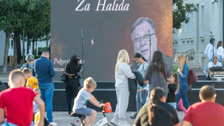 Srbija i Crna Gora oplakuju kralja narodne glazbe: Građani u suzama pjevali njegove hitove