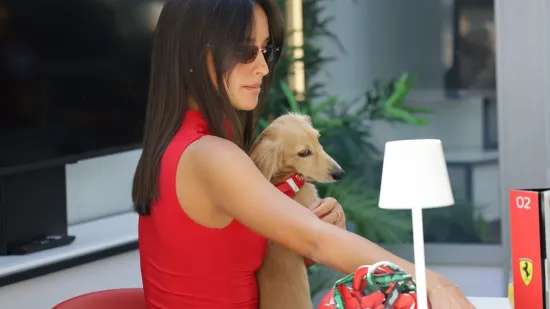 Kamere na utrci Formule 1 snimile zanosnu kraljicu hejta: 'Nitko ju ne voli'