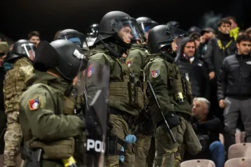 Provjerite što se događalo u Zenici: Napetost se mogla rezati nožem, policija ušla na tribine