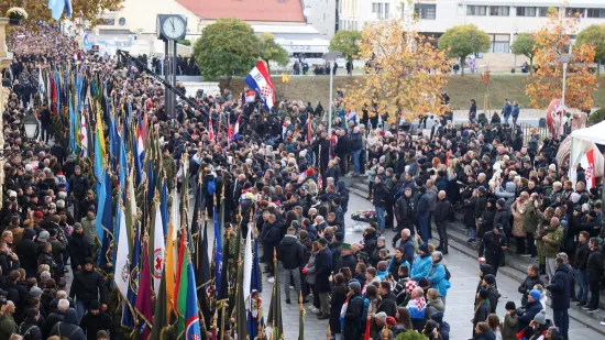 Pogledajte kako je izgledao susret sukobljenih navijačkih skupina u Koloni sjećanja