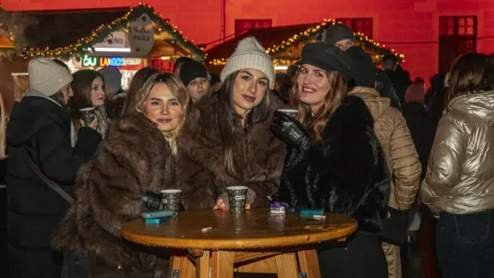 Osječki Advent dobio neočekivane zvijezde: Tri legice u bundama postale glavna atrakcija