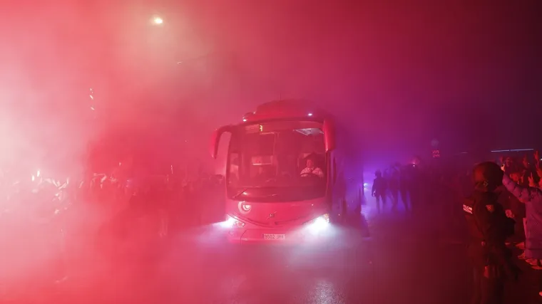 Kaos na utakmici trećeliga&scaron;a i Barce: Organizator muljao s montažnim tribinama, kasnio početak