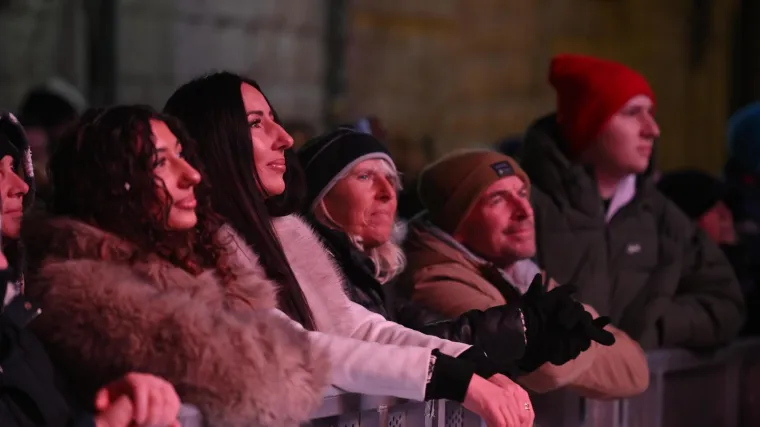 Slavlje se nastavlja: Petar Gra&scaron;o Dubrovčanima priredio spektakl, tisuće ljudi stiglo na Stradun