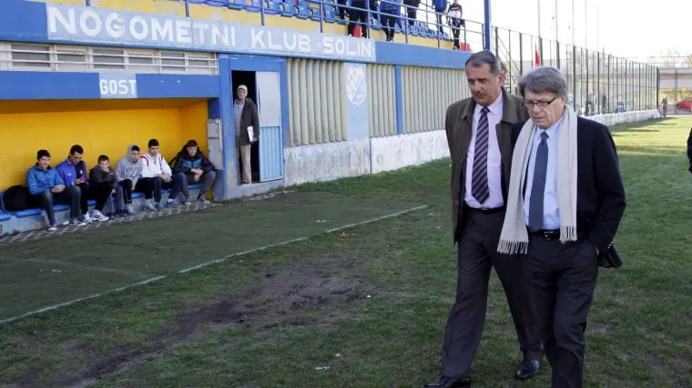 Ćiro skoro preuzeo klub gdje je netko nacrtao svastiku, ali dvije stvari mu se nisu svidjele