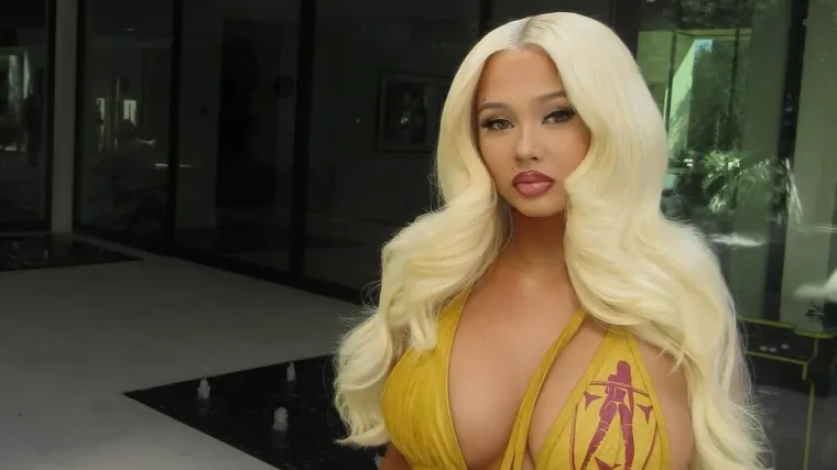 Tata joj kupuje seksi rublje, a ona provocira goli&scaron;avim objavama: Tko je zapravo Alabama Barker?