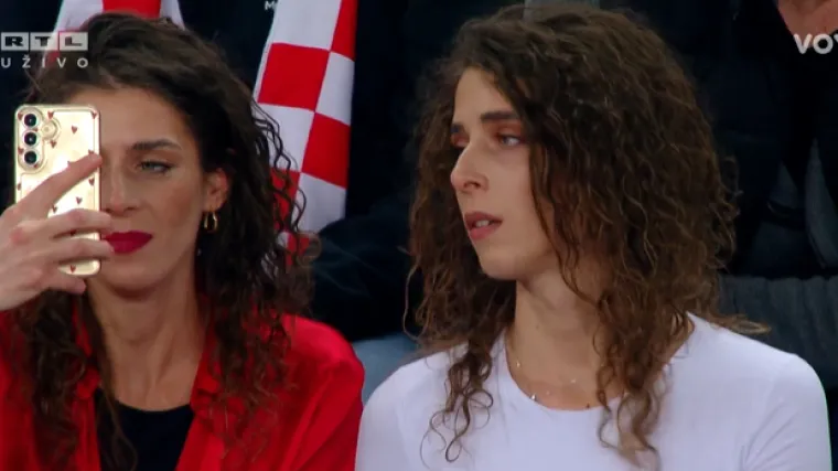 Blizanke ukrale pažnju u Areni Zagreb: Kamera uhvatila &scaron;to su radile na tribini