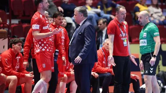 Na terenu se bije boj! Dagur je poludio na dva Bosanca, a Mandić zapalio tribine pune na&scaron;ih navijača