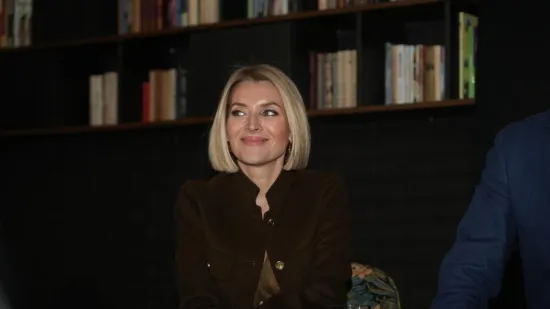 Zvijezde filma 'Svadba' uživale u Beogradu: Pozornost plijenila lijepa Anđelka