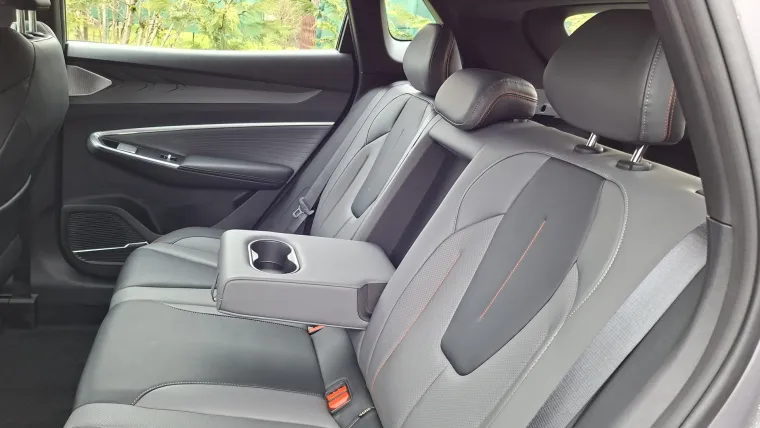 Testirali smo jedan od najpoželjnijih SUV-ova: Moćan izvana i skoro savr&scaron;en iznutra