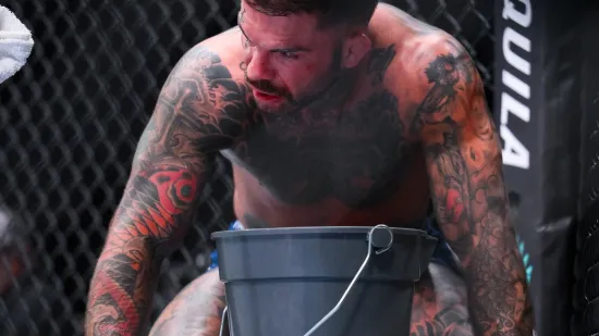 Povraćao u oktogonu od bolova pa ipak pobijedio, a jedan je borac iza&scaron;ao s kapom sibirskog tigra