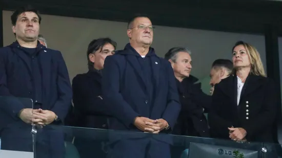 Pa tko je to iza Mi&scaron;kovića? Ugledni gost stigao na povijesnu utakmicu Rijeke