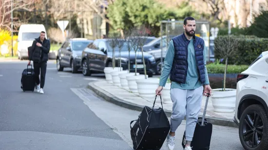 Brončani heroji na okupu: Tko je sve viđen ispred poznatog hotela u Zagrebu?