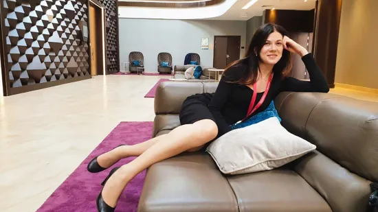 Ona je Putinov as iz rukava! Uz ovu fatalnu prevoditeljicu rijetki čuju &scaron;to Vladimir govori