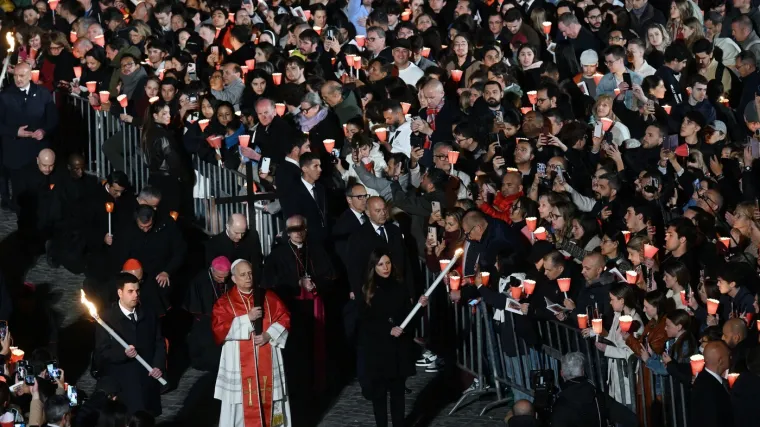 Papa Lav nosio križ na Veliki petak: Izrekao riječi koje će odjeknuti svijetom: 'Odgovarat će!'