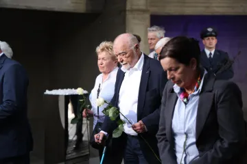 Stjepan Mesić: 'Dovoljno je da se premijer ode pokloniti jednom NDH nostalgičaru - sramotno'