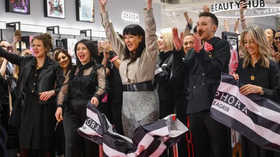 Totalni kaos i odu&scaron;evljenje: Sephora napokon otvorena, pogledajte fotografije